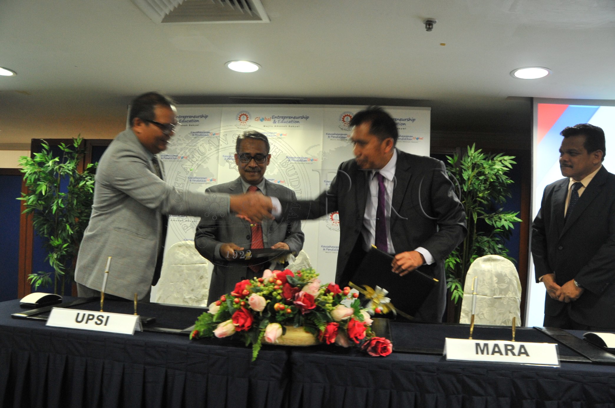 PRO 14 37 MARA PRO 4755